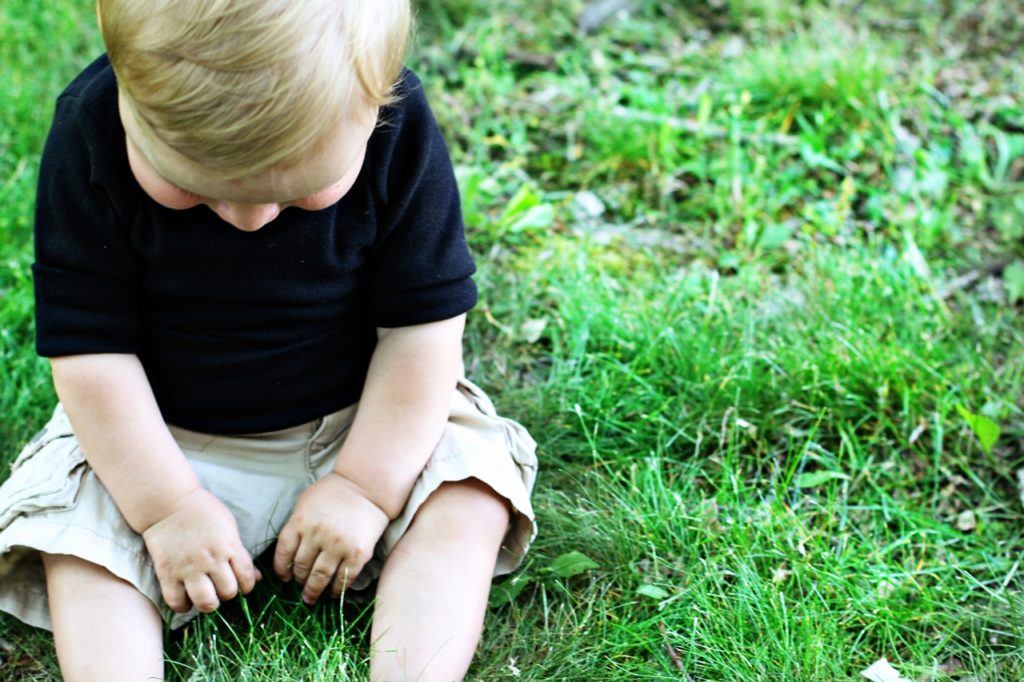 Toddler Pic, looking down (1280x853)